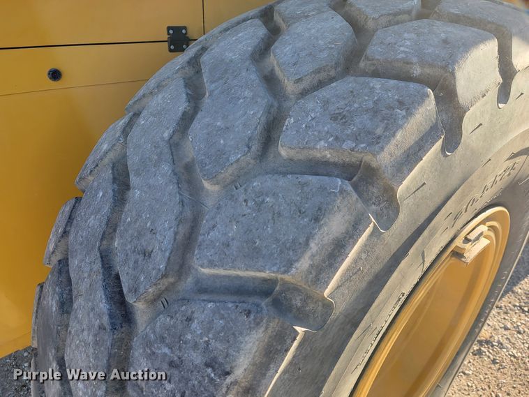 image for item IX9576 2016 Caterpillar 926M  high lift wheel loader