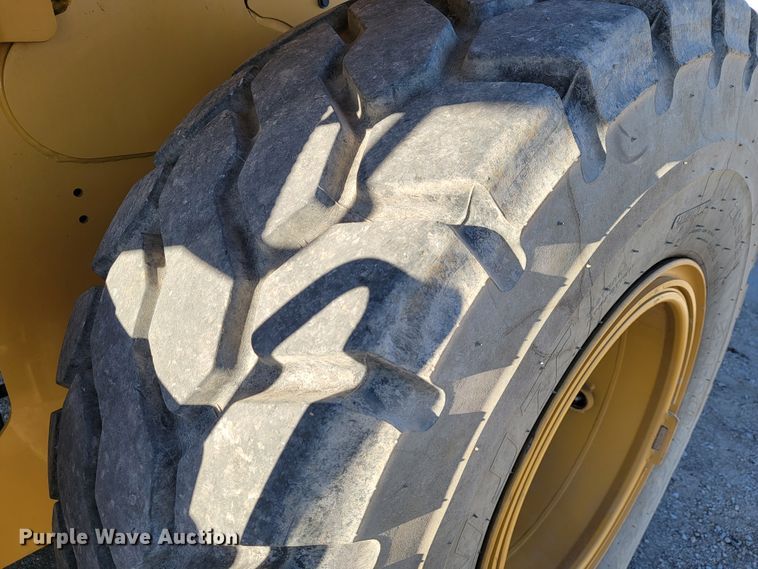 image for item IX9576 2016 Caterpillar 926M  high lift wheel loader