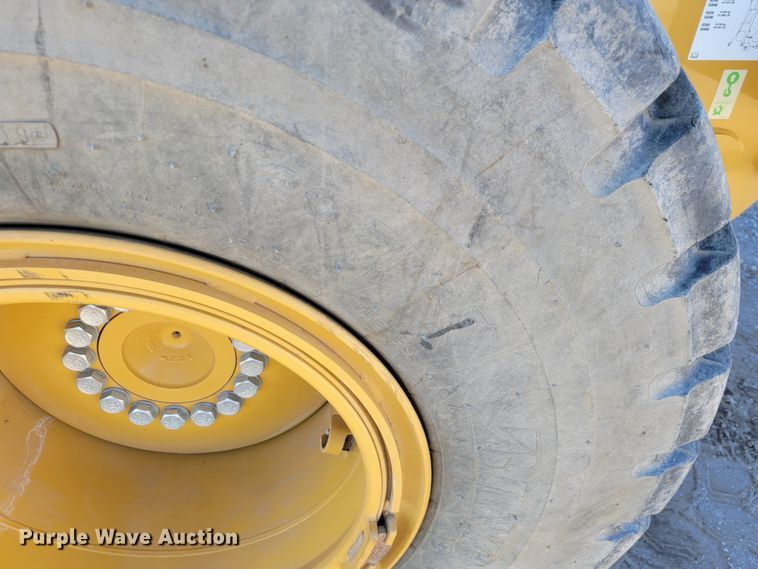 image for item IX9576 2016 Caterpillar 926M  high lift wheel loader