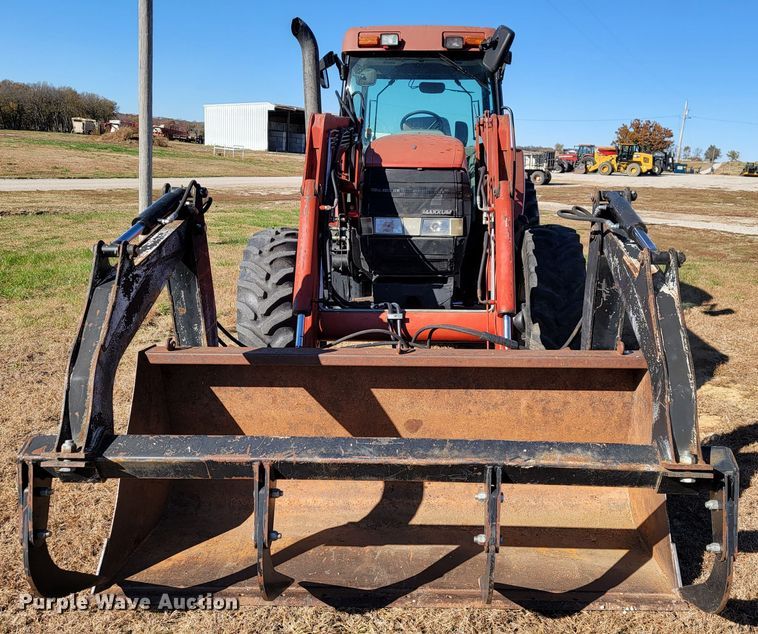 image for item IX9577 2001 Case IH MX110  MFWD tractor