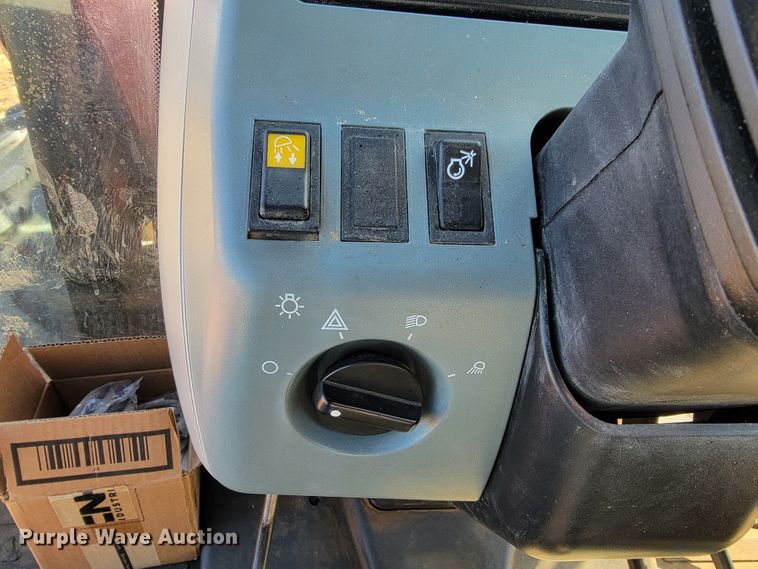 image for item IX9577 2001 Case IH MX110  MFWD tractor