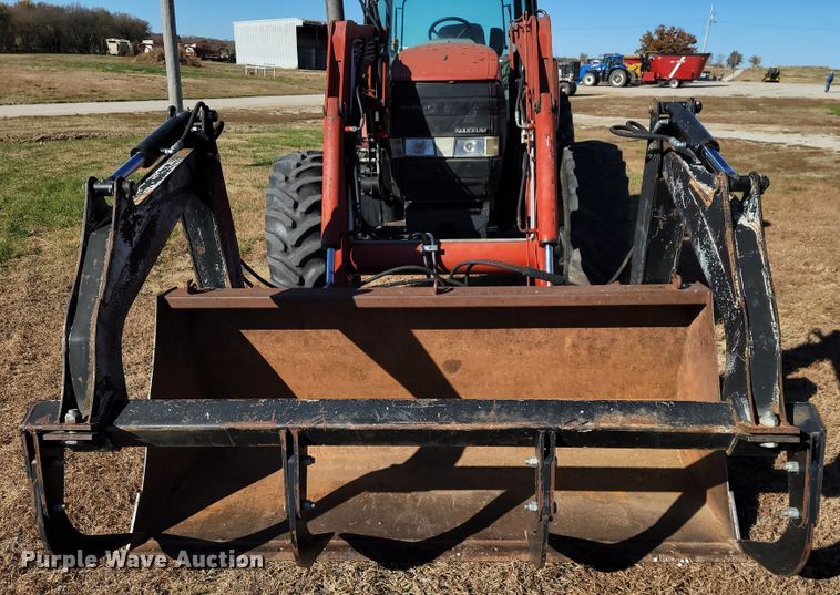 image for item IX9577 2001 Case IH MX110  MFWD tractor