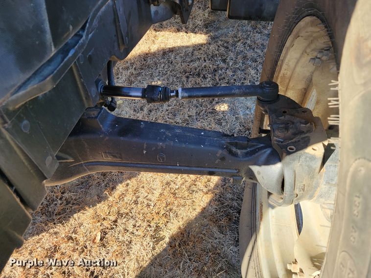 image for item IX9577 2001 Case IH MX110  MFWD tractor