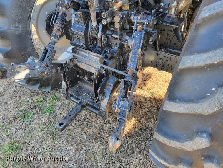 image for item IX9577 2001 Case IH MX110  MFWD tractor