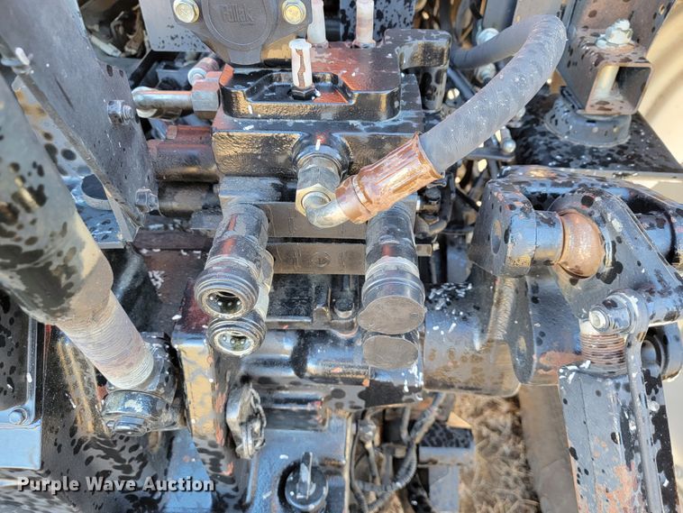 image for item IX9577 2001 Case IH MX110  MFWD tractor