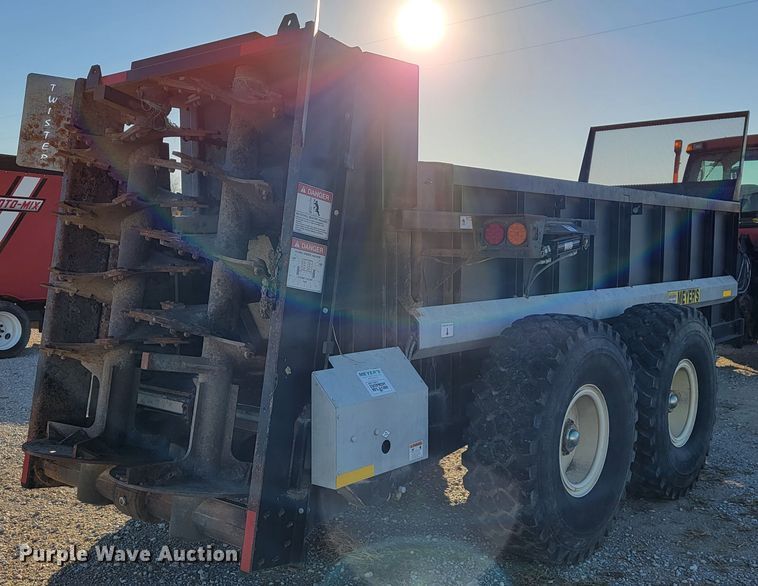 image for item IX9579 Meyers VB560  manure spreader