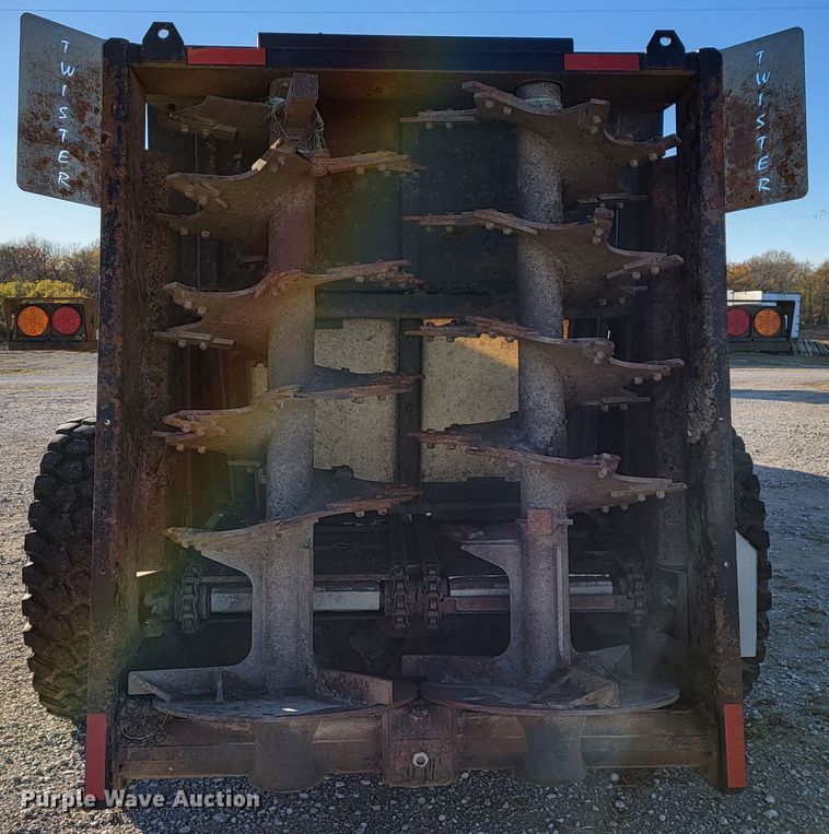 image for item IX9579 Meyers VB560  manure spreader