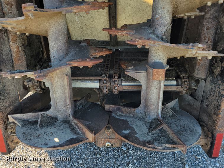 image for item IX9579 Meyers VB560  manure spreader