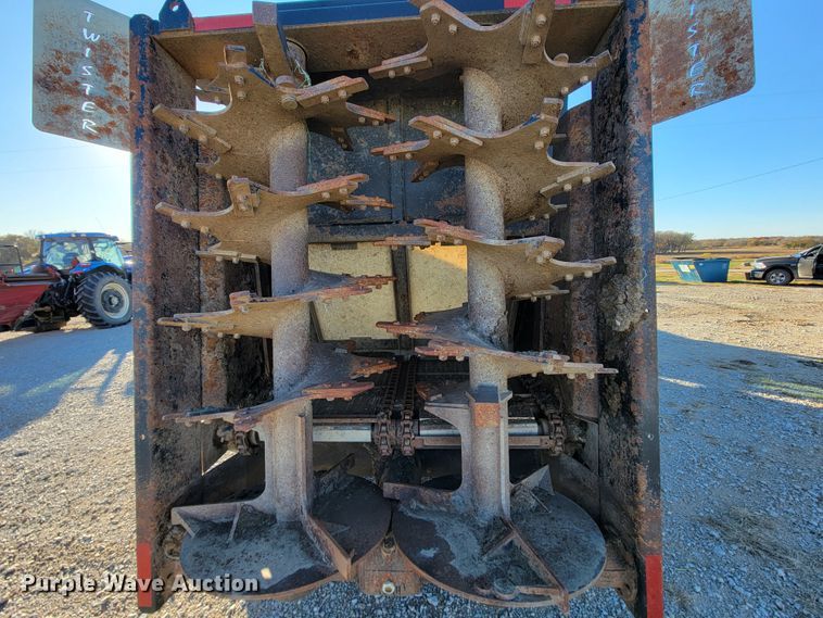 image for item IX9579 Meyers VB560  manure spreader