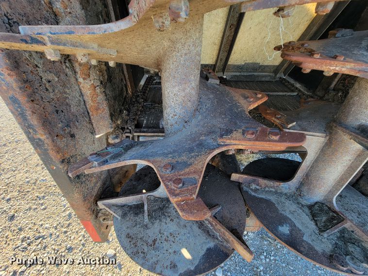 image for item IX9579 Meyers VB560  manure spreader