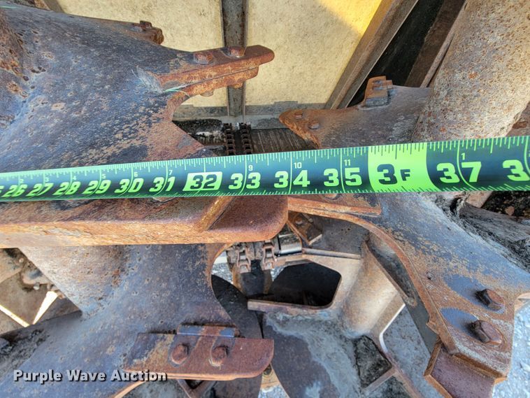 image for item IX9579 Meyers VB560  manure spreader