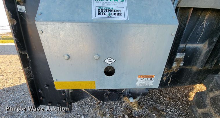 image for item IX9579 Meyers VB560  manure spreader