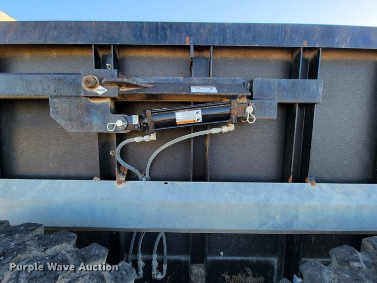 image for item IX9579 Meyers VB560  manure spreader