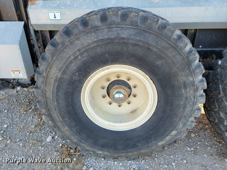 image for item IX9579 Meyers VB560  manure spreader