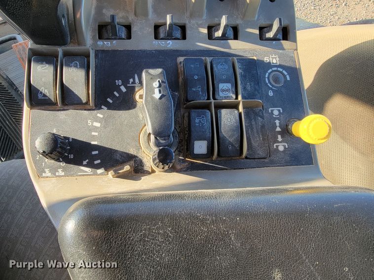 image for item IX9583 2004 Case IH MX285  MFWD tractor