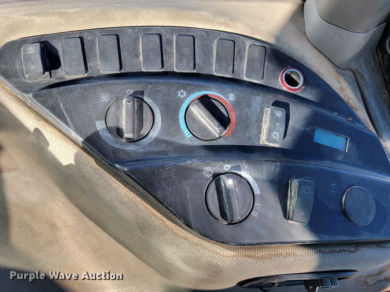 image for item IX9583 2004 Case IH MX285  MFWD tractor