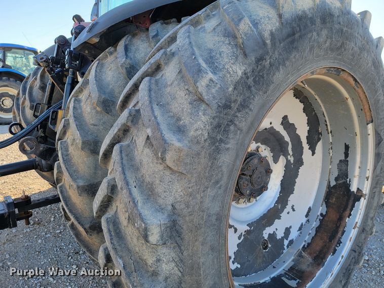 image for item IX9583 2004 Case IH MX285  MFWD tractor