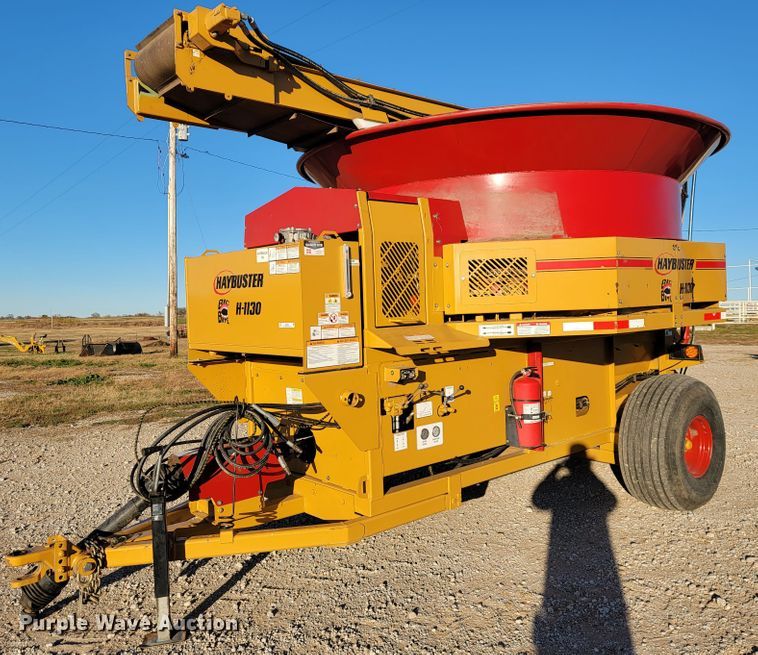 image for item IX9584 HayBuster H1130  tub grinder