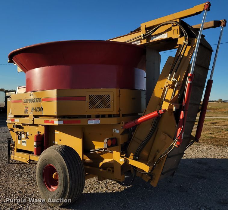 image for item IX9584 HayBuster H1130  tub grinder