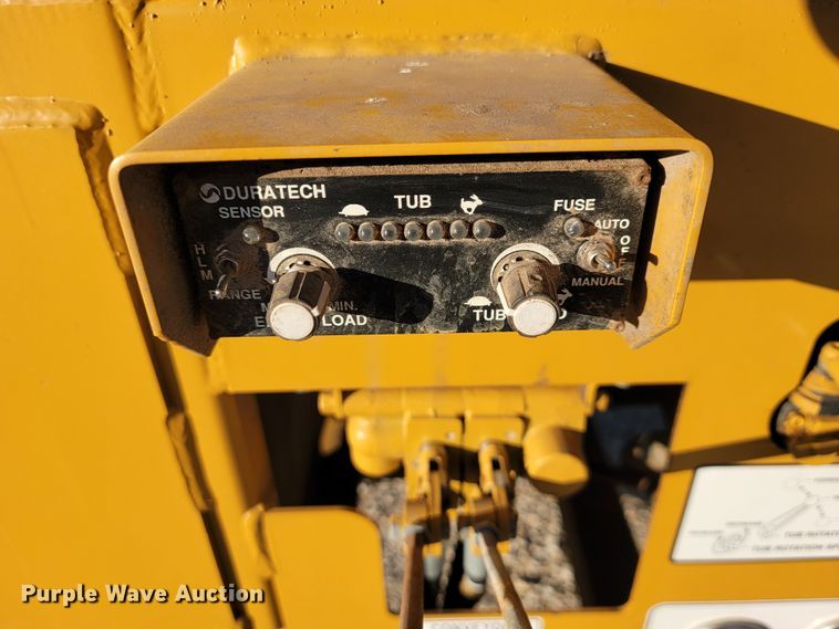 image for item IX9584 HayBuster H1130  tub grinder