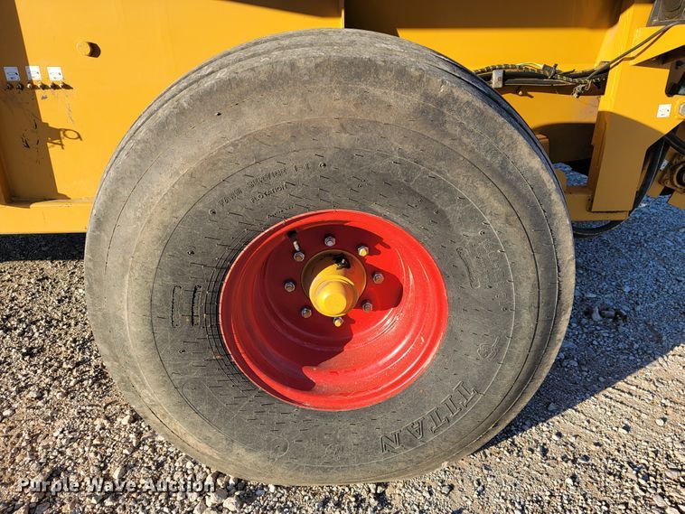 image for item IX9584 HayBuster H1130  tub grinder