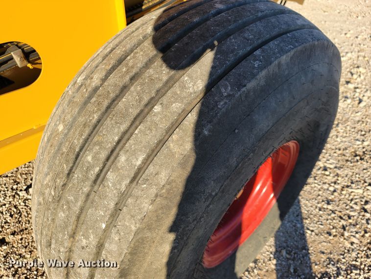 image for item IX9584 HayBuster H1130  tub grinder