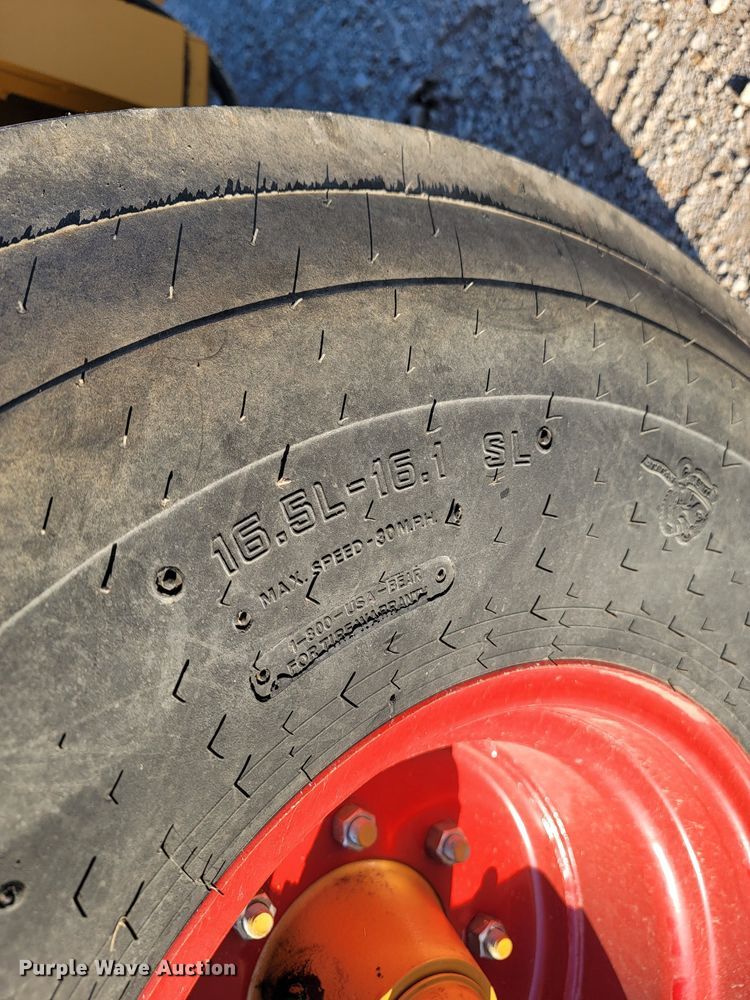 image for item IX9584 HayBuster H1130  tub grinder