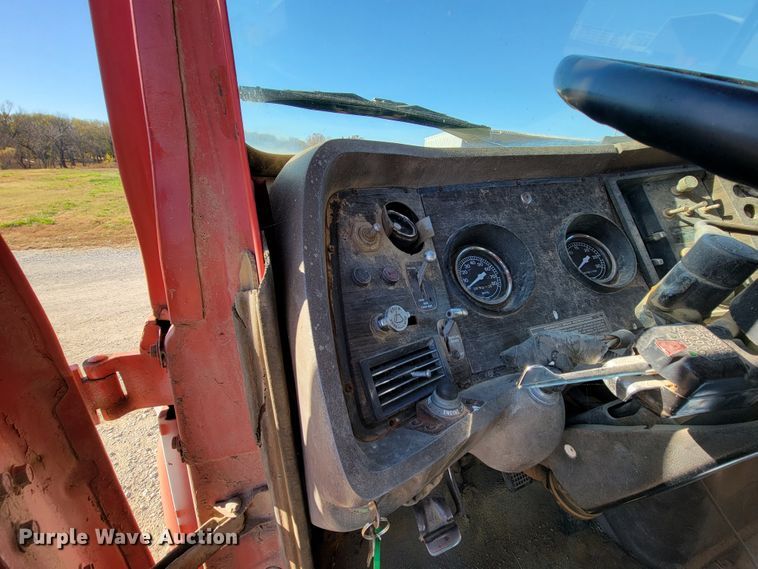 image for item IX9586 1977 Ford 9000  dump truck