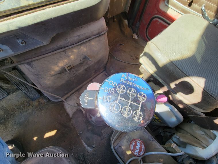 image for item IX9586 1977 Ford 9000  dump truck