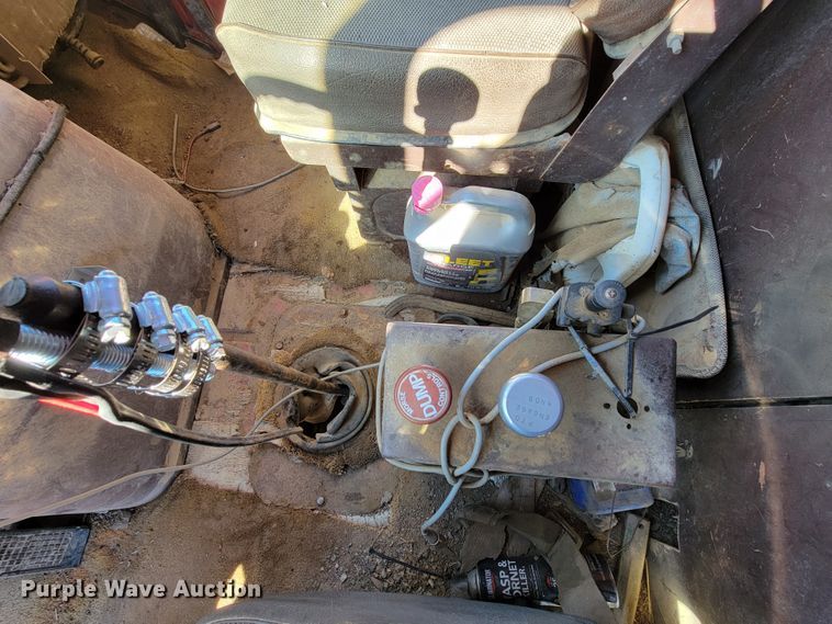 image for item IX9586 1977 Ford 9000  dump truck