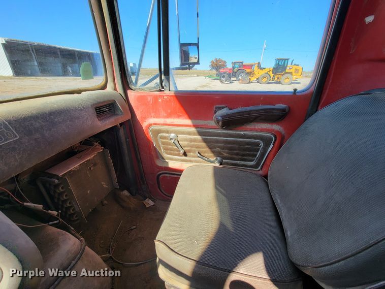 image for item IX9586 1977 Ford 9000  dump truck