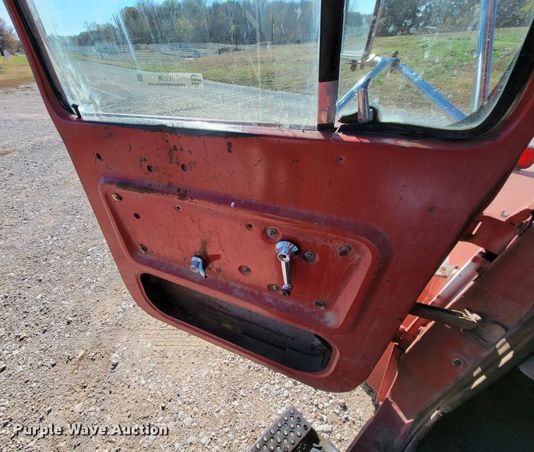 image for item IX9586 1977 Ford 9000  dump truck