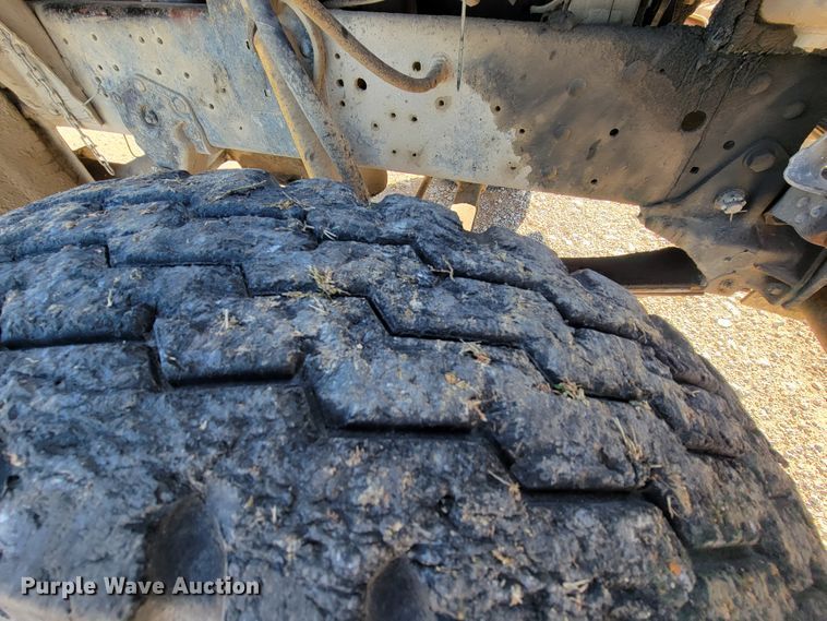 image for item IX9586 1977 Ford 9000  dump truck