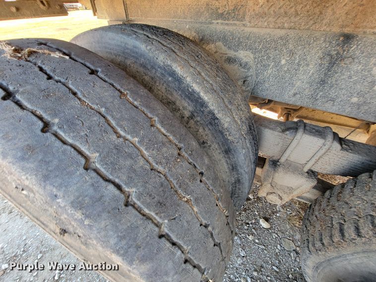 image for item IX9586 1977 Ford 9000  dump truck