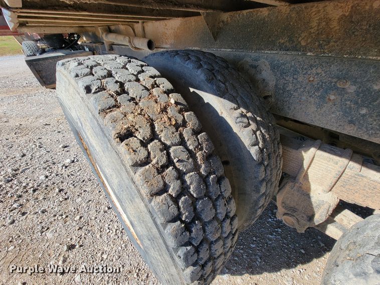 image for item IX9586 1977 Ford 9000  dump truck