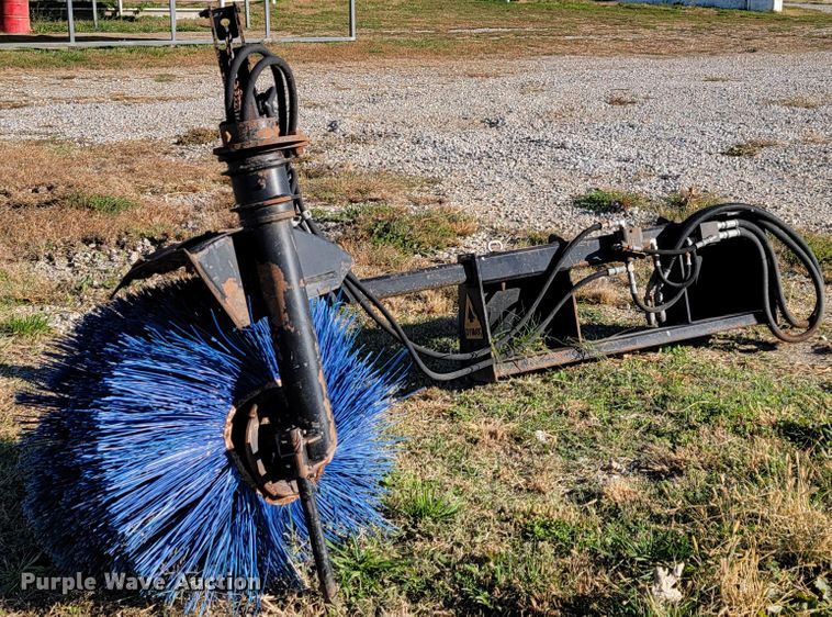 image for item IX9588 Skid steer broom