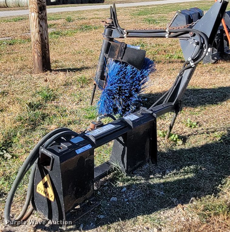 image for item IX9588 Skid steer broom