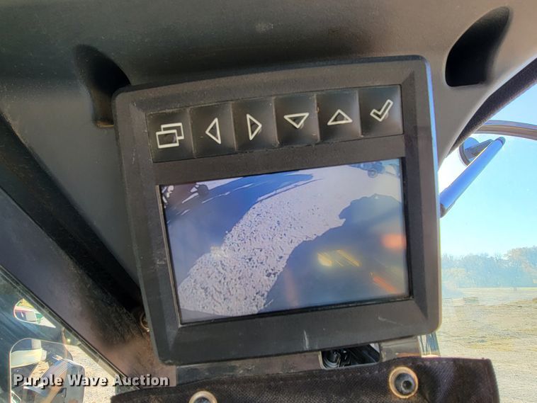 image for item IX9590 2019 John Deere 333G  tracked skid steer loader