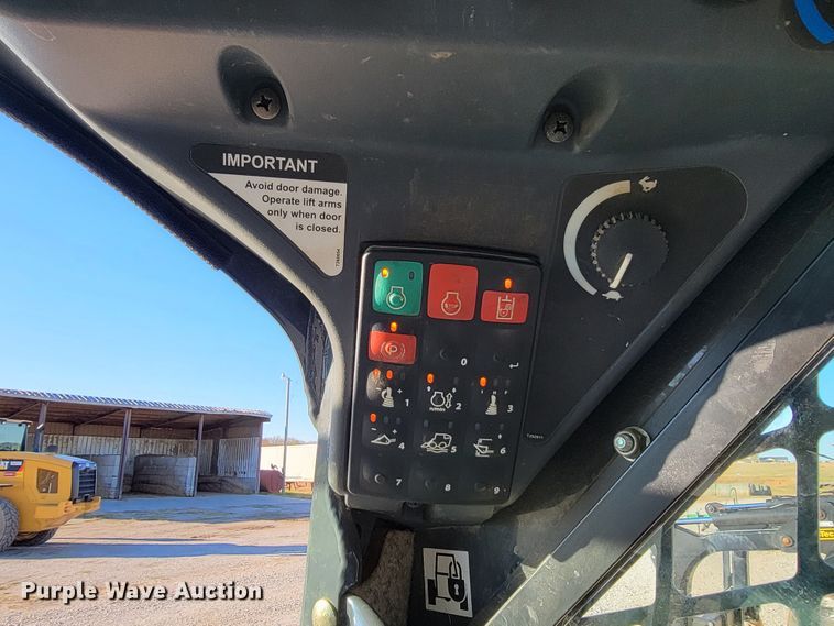 image for item IX9590 2019 John Deere 333G  tracked skid steer loader