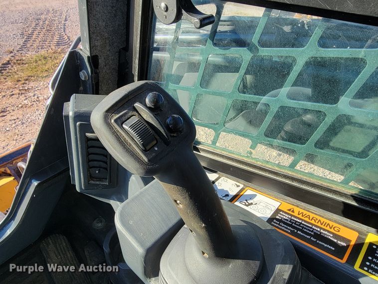 image for item IX9590 2019 John Deere 333G  tracked skid steer loader