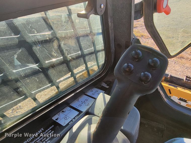 image for item IX9590 2019 John Deere 333G  tracked skid steer loader