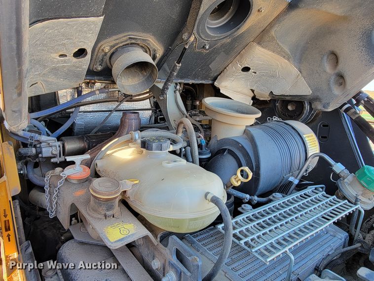 image for item IX9590 2019 John Deere 333G  tracked skid steer loader