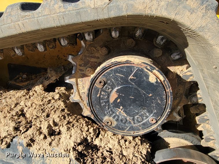 image for item IX9590 2019 John Deere 333G  tracked skid steer loader