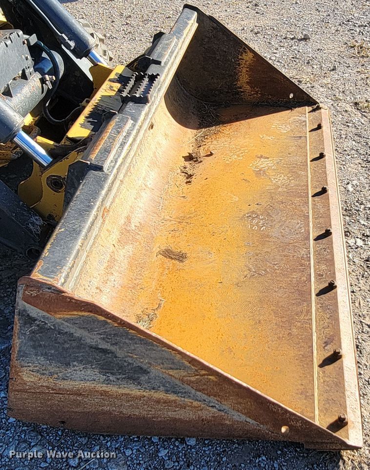 image for item IX9590 2019 John Deere 333G  tracked skid steer loader