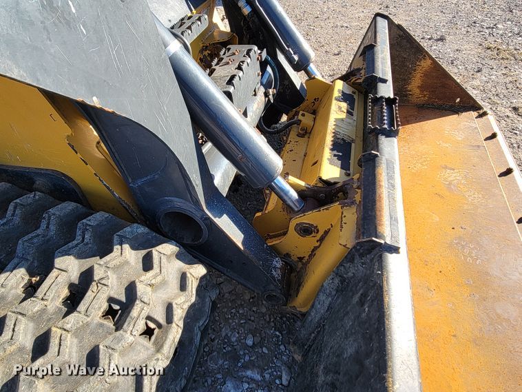 image for item IX9590 2019 John Deere 333G  tracked skid steer loader