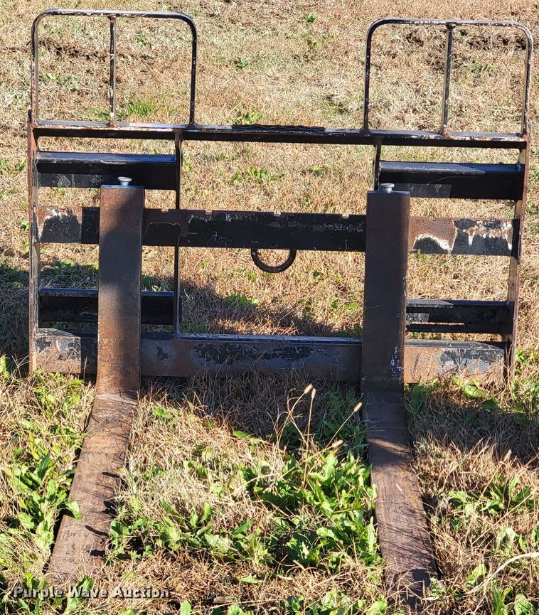 image for item IX9590 2019 John Deere 333G  tracked skid steer loader