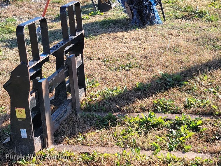 image for item IX9590 2019 John Deere 333G  tracked skid steer loader