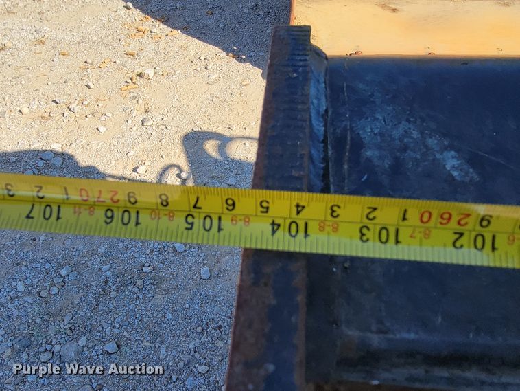 image for item IX9591 Grabtech  9'W grapple bucket