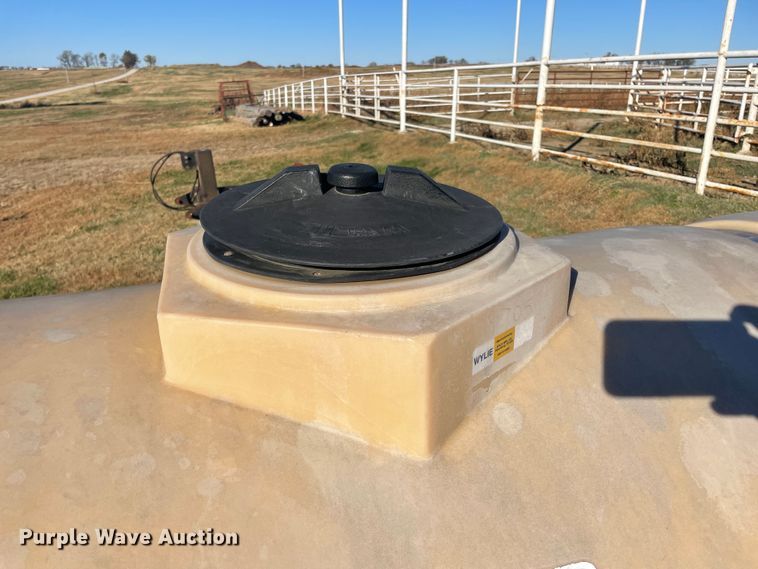 image for item IX9594 Wylie  nurse tank trailer