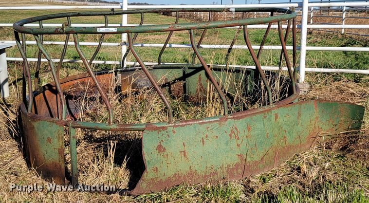 image for item IX9597 Bale feeders